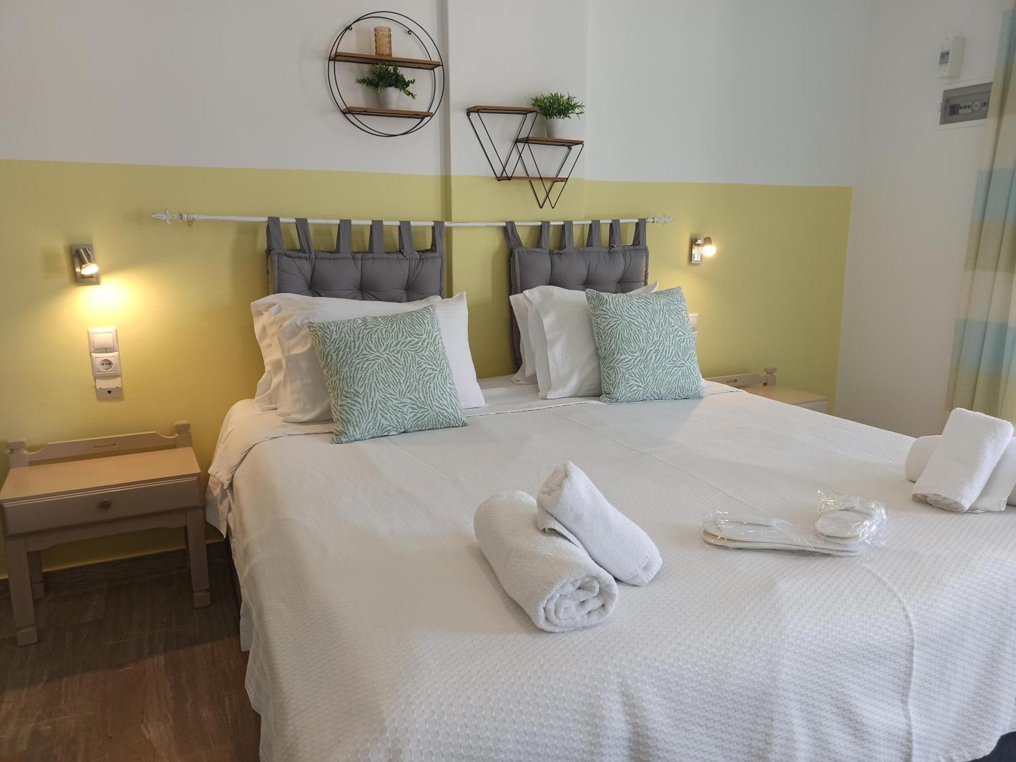 Theodora Rooms Poros Town Zimmer foto